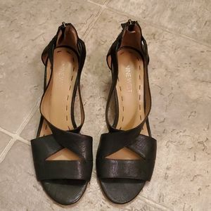 Nine West leather low wedge size 6.5